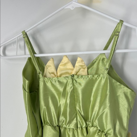 Disney NWT Deluxe Princess and the Frog Tiana Costume girls medium - Picture 8 of 9